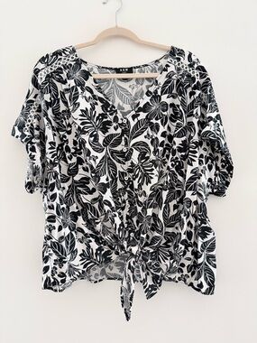 Women’s Black & White Floral Tie-Front V-Neck Top